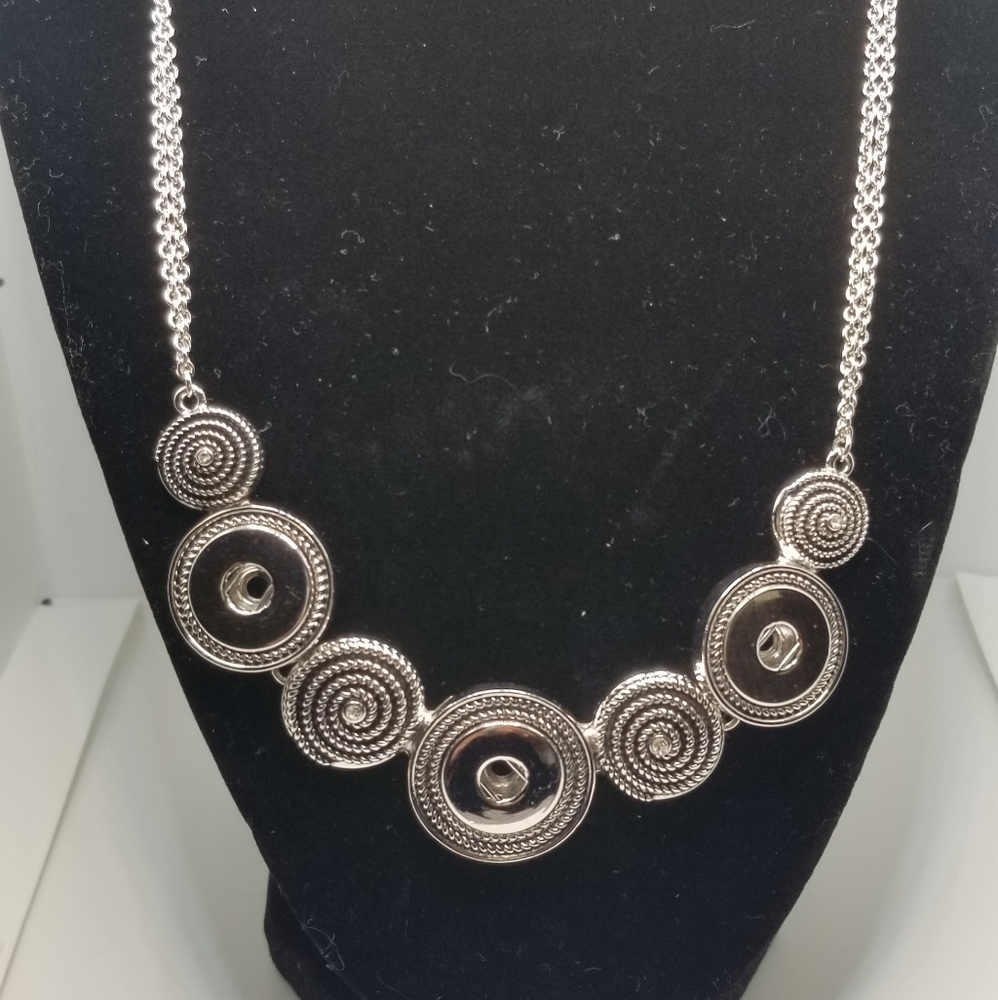 Magnolia Vine Necklace